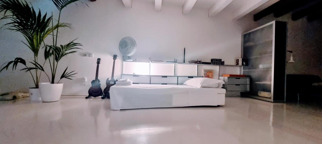 White Frari Apartment เวนิส ภายนอก รูปภาพ